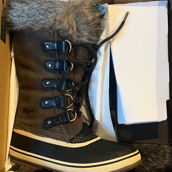 Joan of Arctic Sorel Boots - Picture 1 of 6